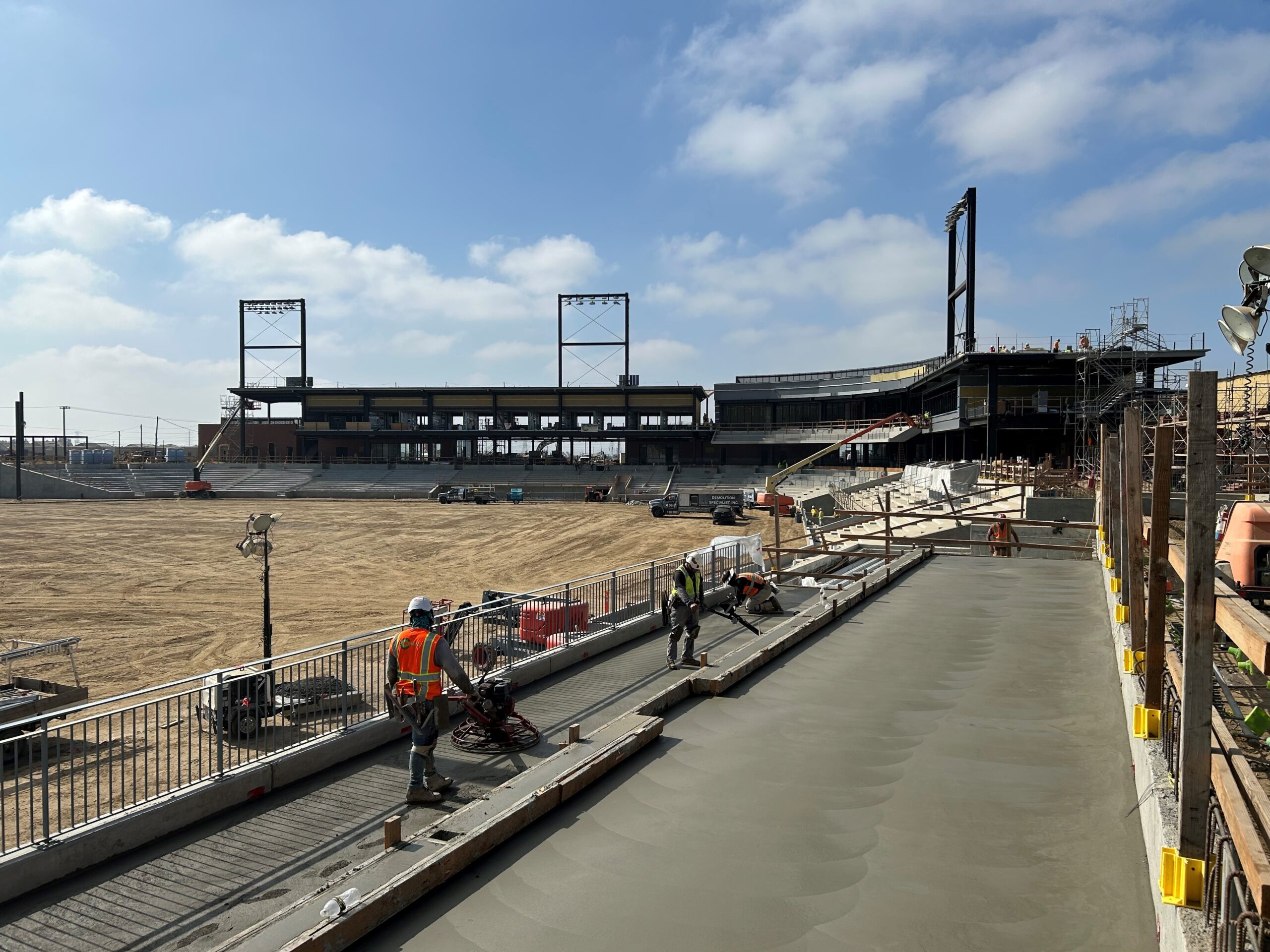 https://www.conconow.com/wp-content/uploads/2025/09/6-Finishing-Concrete-end-of-job-scaled.jpg